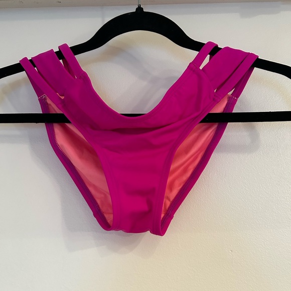 Various bathing suit tops and bottoms from VS, Aerie, Calvin Klein, Body Glove - Picture 9 of 9